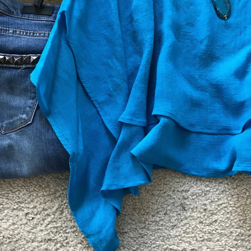 Blue Sleeveless Handkerchief Hem Tank - Picture 6 of 8